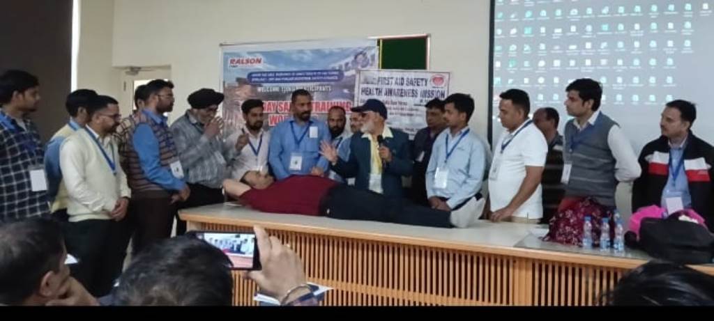 On the occasion of International Civil Defence Day factory workers were trained in safety and helping victims